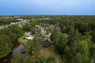 Building Photo - 1000 Windsor Shores Dr