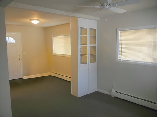 Foto del edificio - Spacious 2 Bed 1 Bath Home with Large Lot ...