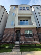 Building Photo - 1919 Hickory St