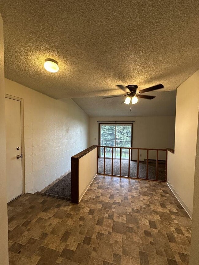 Building Photo - 2 bedroom in Billings MT 59102