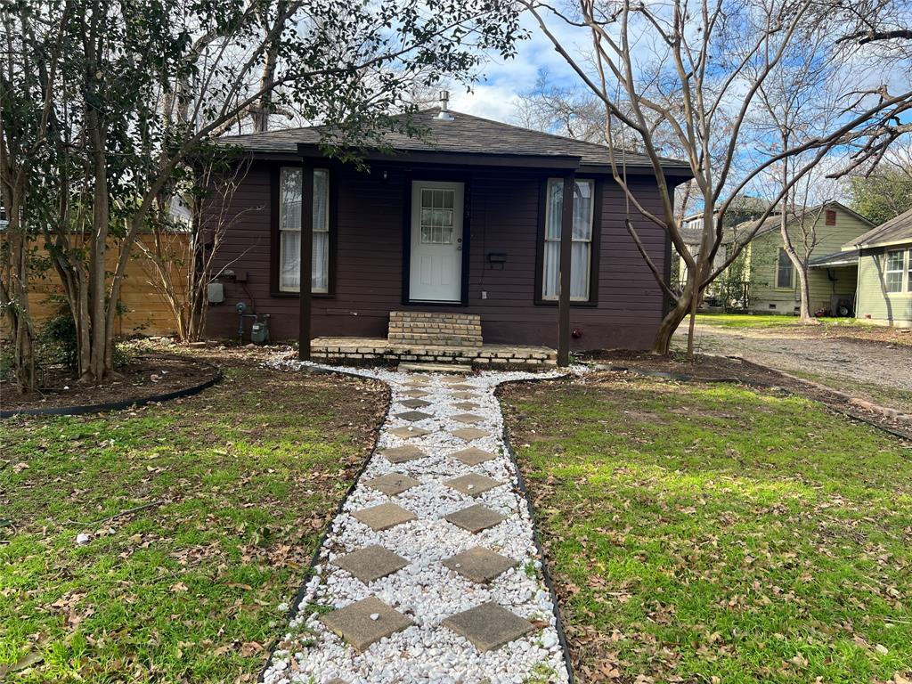 Foto principal - 2403 W 10th St