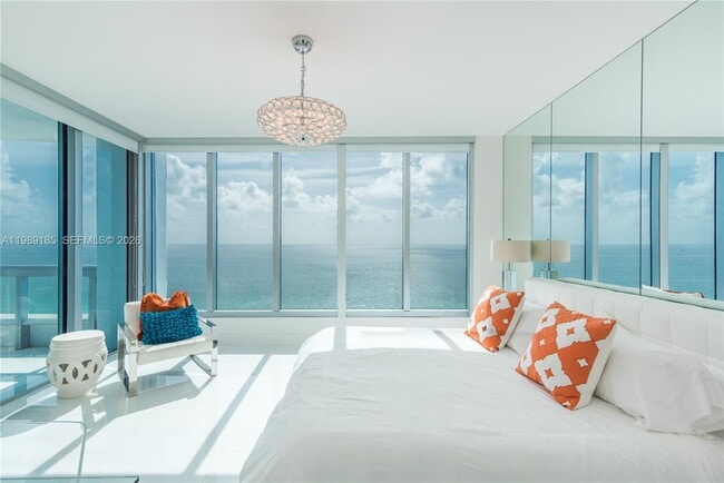 Foto del edificio - 6899 Collins Ave