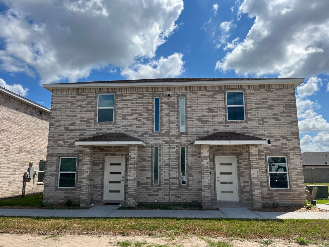Foto principal - 632 N Central Ave