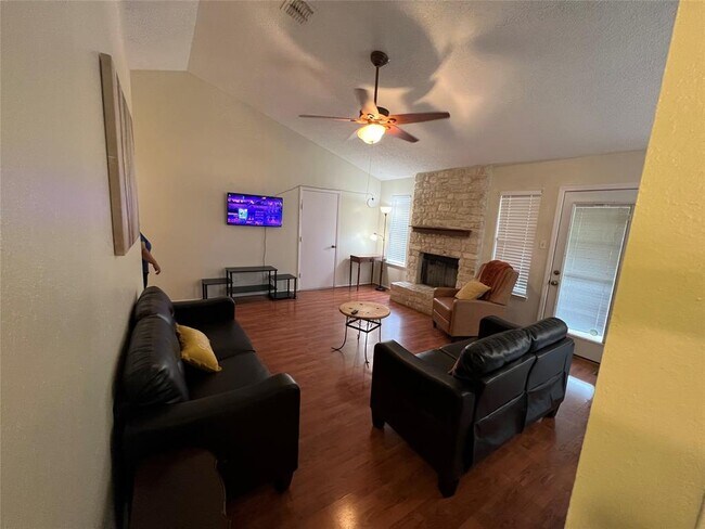 Foto del edificio - 1010 Minturn Ln