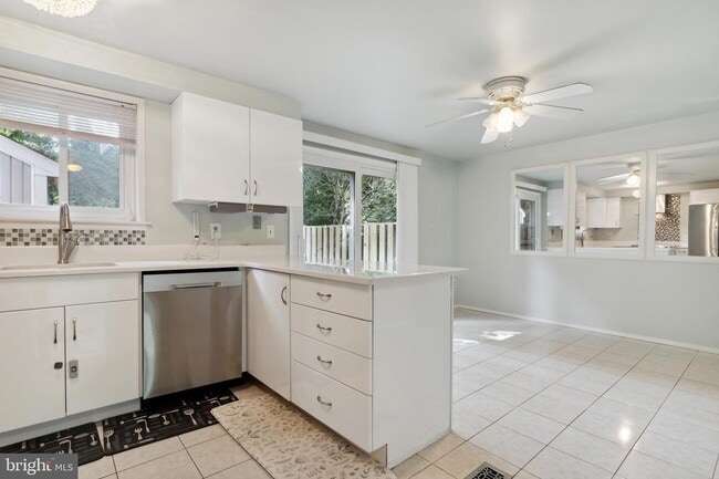 Building Photo - 7860 Archbold Terrace