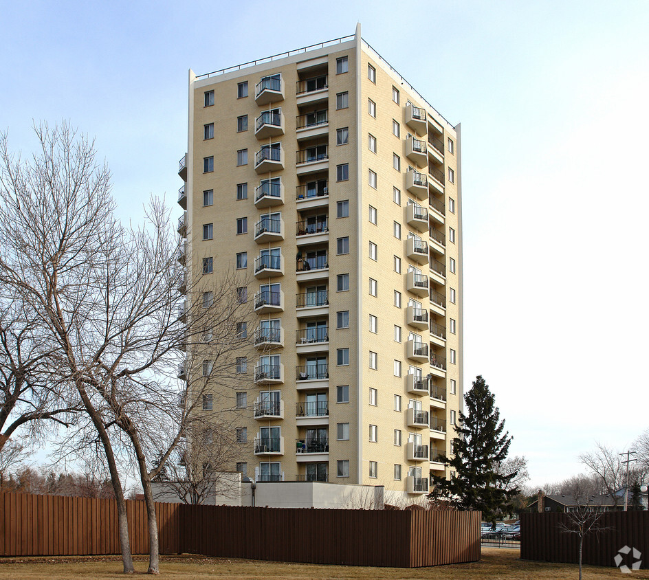 Foto del edificio - Central Hi-Rise Apartments