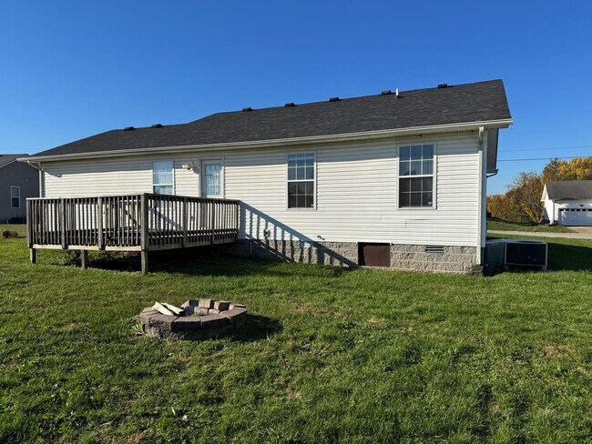 Foto del edificio - Three Bedroom in Oak Grove