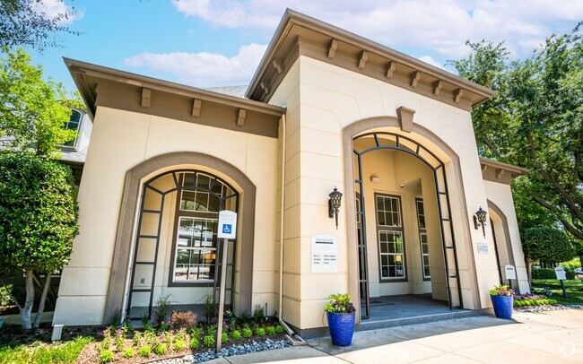 Building Photo - The Arches at Park Cities