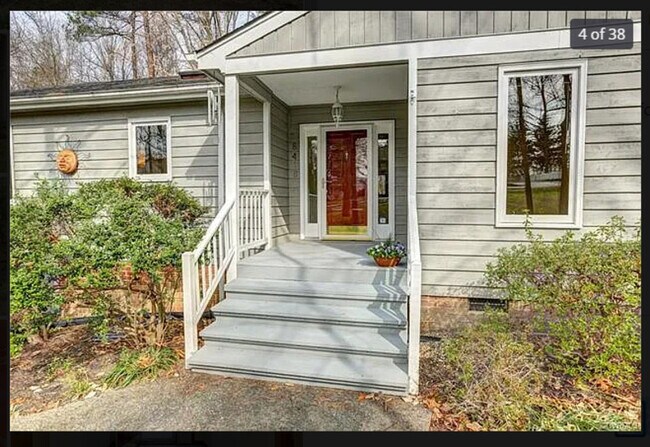 Foto del edificio - 8416 Summit Acres Dr