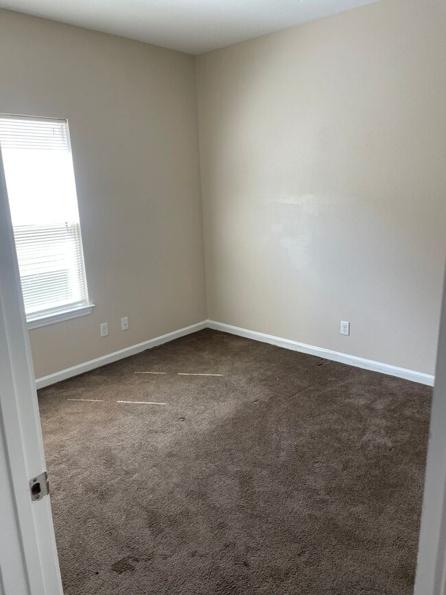 Foto del edificio - 9327 Cedar Ct