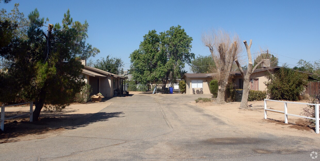 Primary Photo - 12292 Lipian