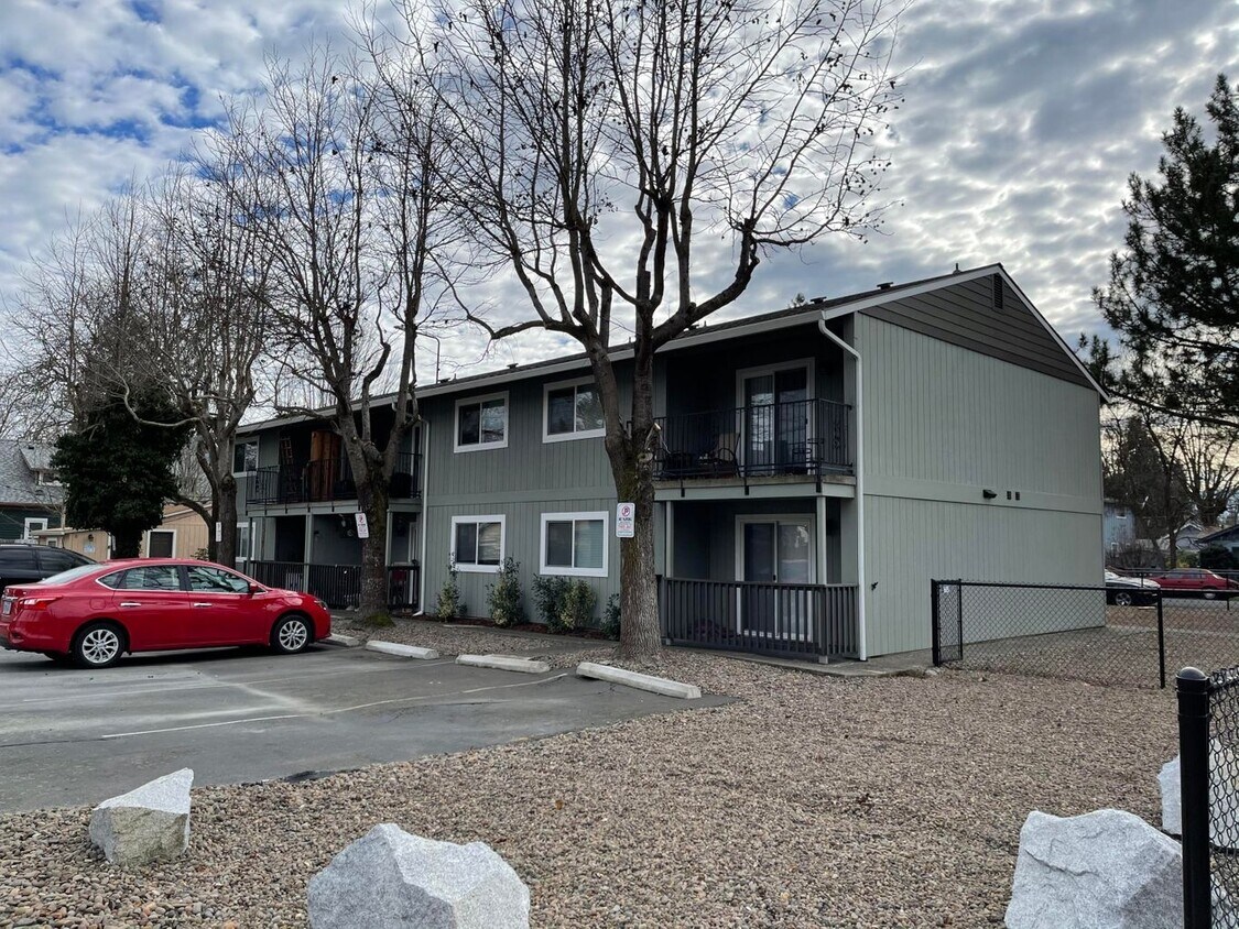 Foto del edificio - 416-444 NW D St