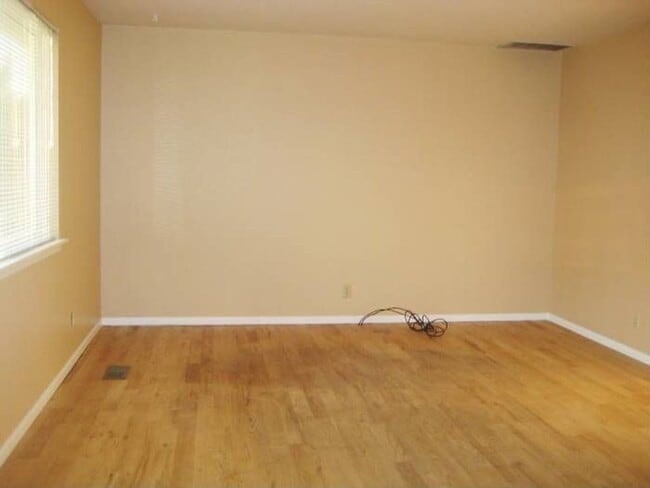 Building Photo - Great Boise Location!