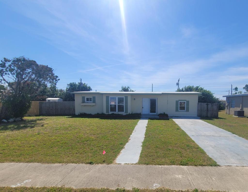 Foto principal - 22343 Lasalle Rd