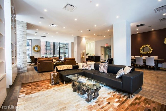Foto del edificio - 34 W 48th St
