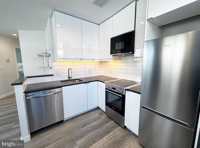 Photo - 700 Roeder Rd Apartment