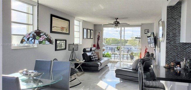 Foto del edificio - 14165 SW 87th St