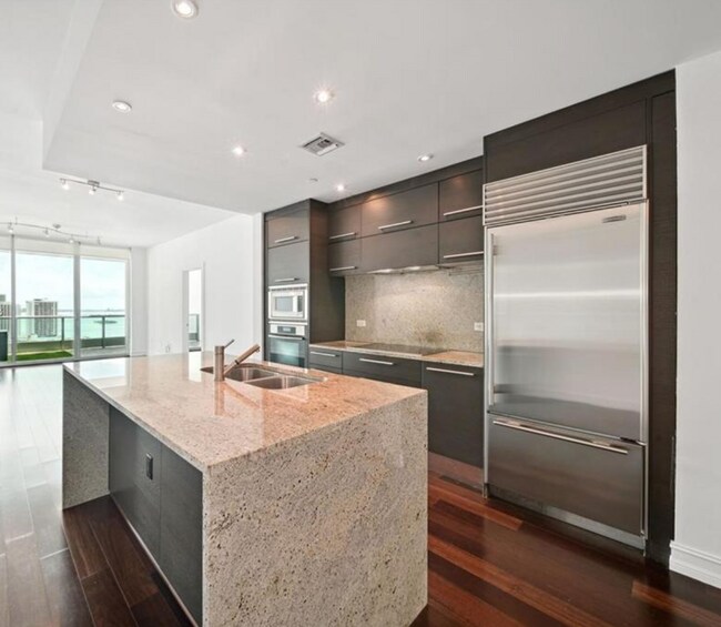 Foto del edificio - 900 Biscayne Blvd