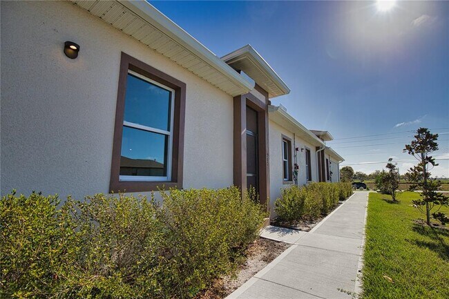 Foto del edificio - 289 Boundary Blvd