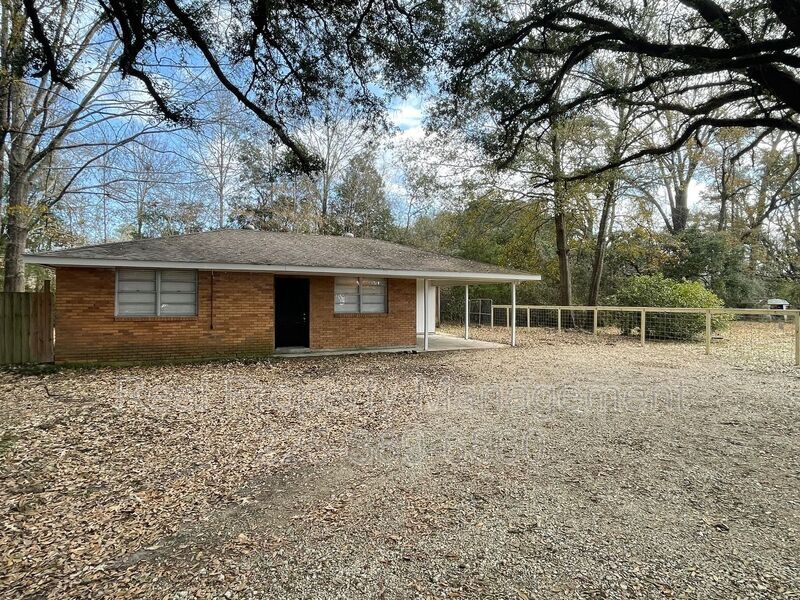 Foto principal - 14158 Greenwell Springs Rd