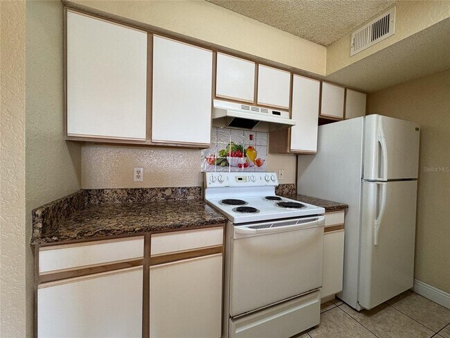 Foto del edificio - 2216 Grand Cayman Ct