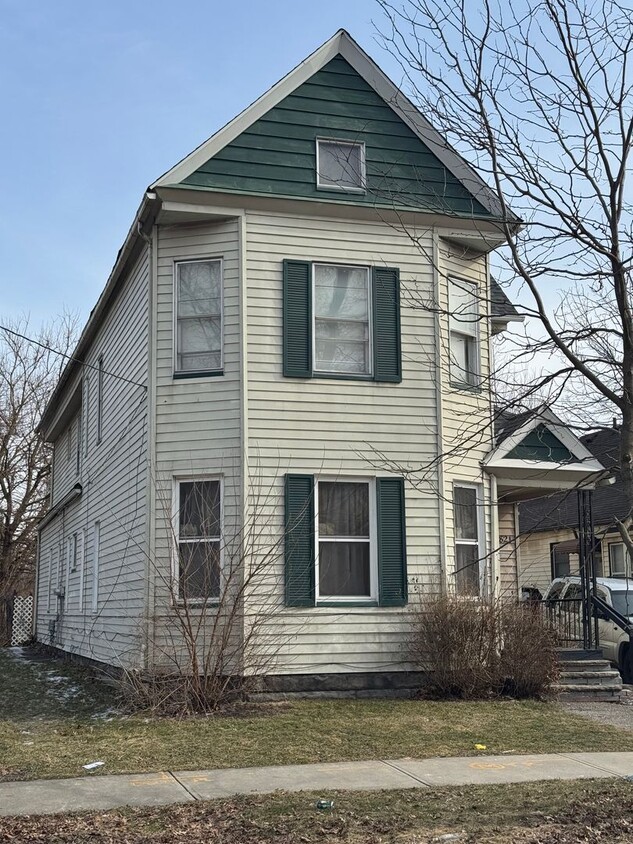Primary Photo - 3821 E 55th St