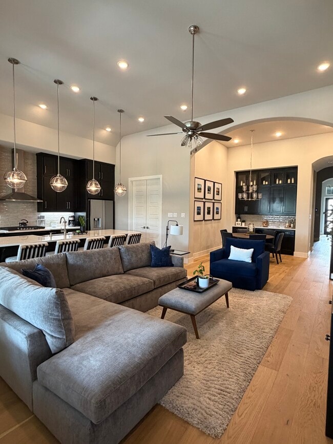 Living Areas - 1712 Friendship Ln