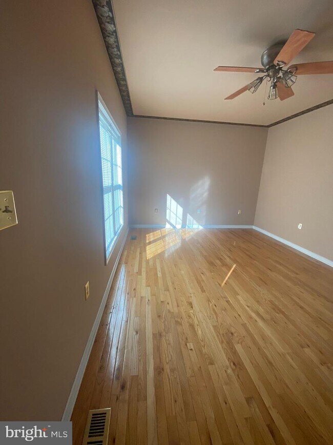 1977 Ashley Dr, Chambersburg, PA 17201 Townhome Rentals in