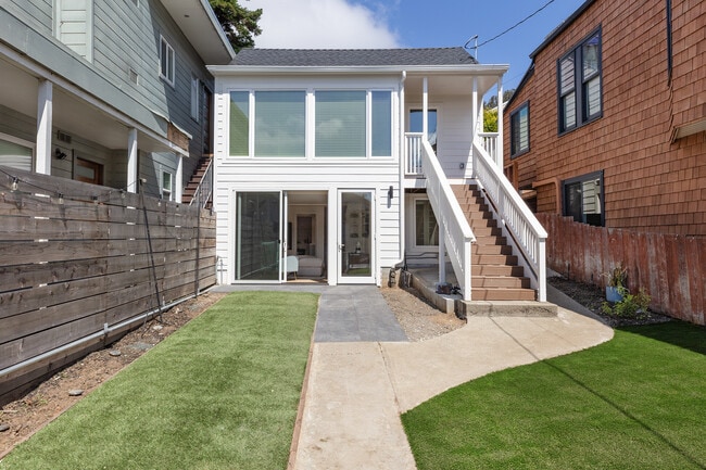 Building Photo - 564 Chenery St