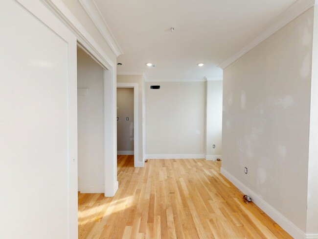 Building Photo - 51 Lexington St