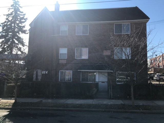 Primary Photo - 1323 E Upsal St