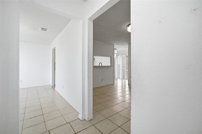 Building Photo - 12203 Cape Hyannis Dr