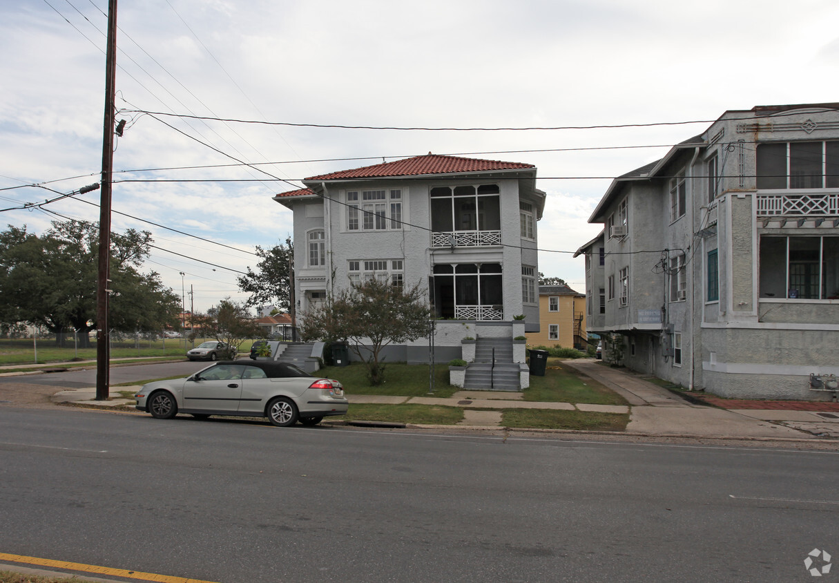 Foto del edificio - 2837 Napoleon Ave