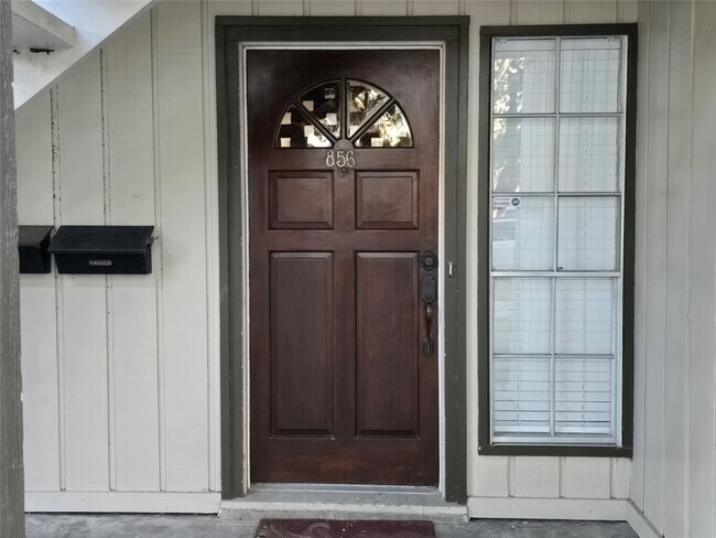 Building Photo - 856 Wax Myrtle Ln