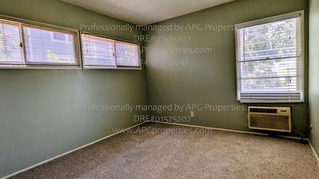 Foto del edificio - 1022 N Baker St
