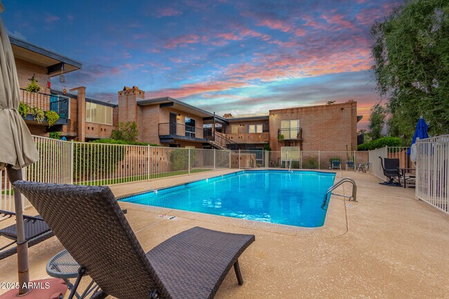 Foto del edificio - 4845 N 74th St