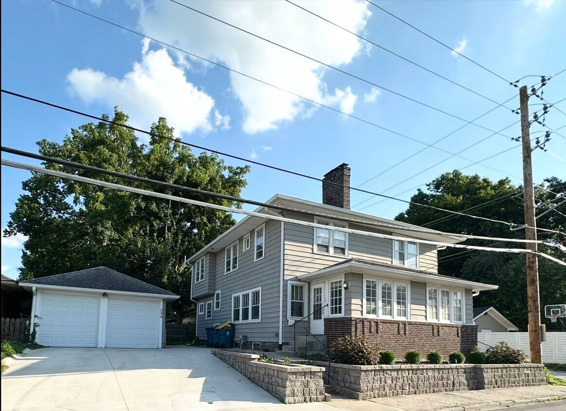Foto principal - 527-527 E 52nd St