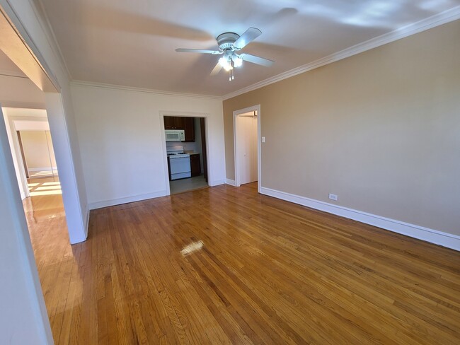 Building Photo - 4816 N Linder Ave