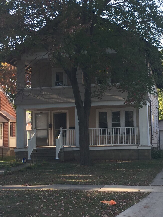 Front - 225 W Dudley St