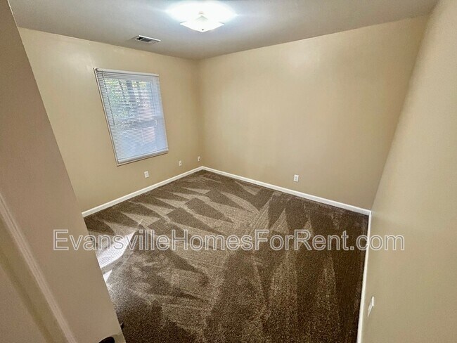 Building Photo - 5666 Maple Ln