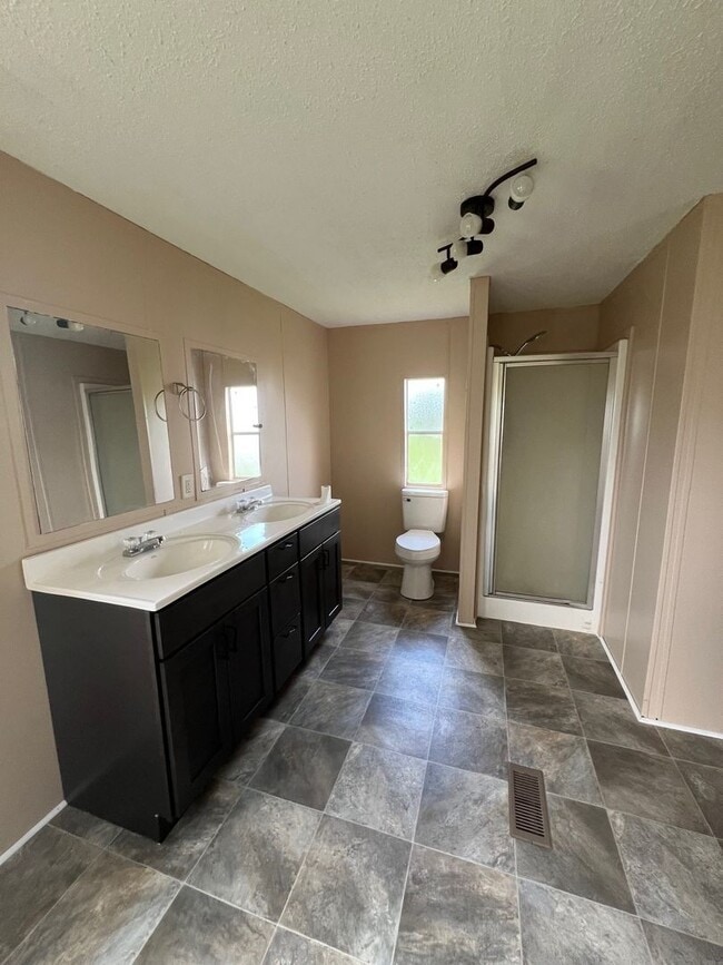 Building Photo - Mobile Home for lease in Sulphur