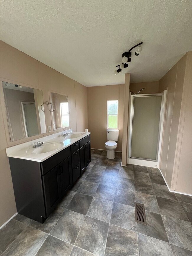 Foto del edificio - Mobile Home for lease in Sulphur