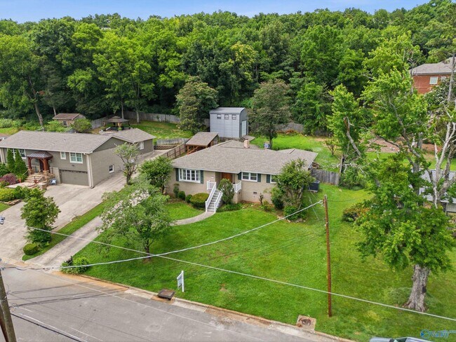 Building Photo - 2117 Shades Crest Rd SE