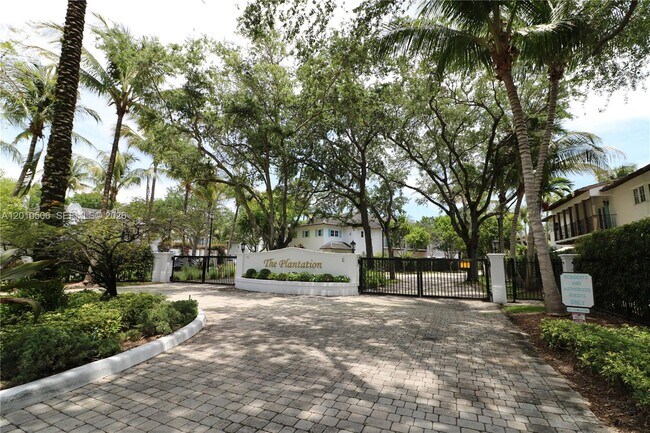 Foto del edificio - 7961 SW 110th Ter