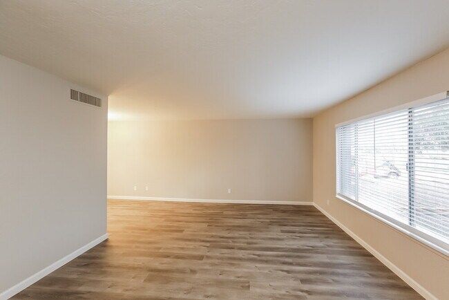 Foto del edificio - 1635 E Apollo Rd