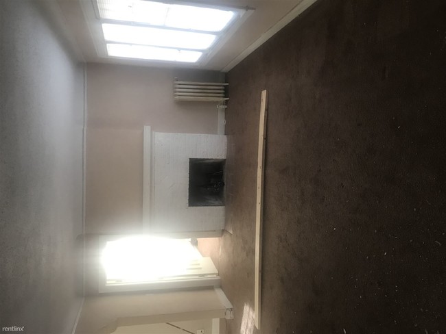 Building Photo - 4 br, 1.5 bath House - 91 W Grixdale