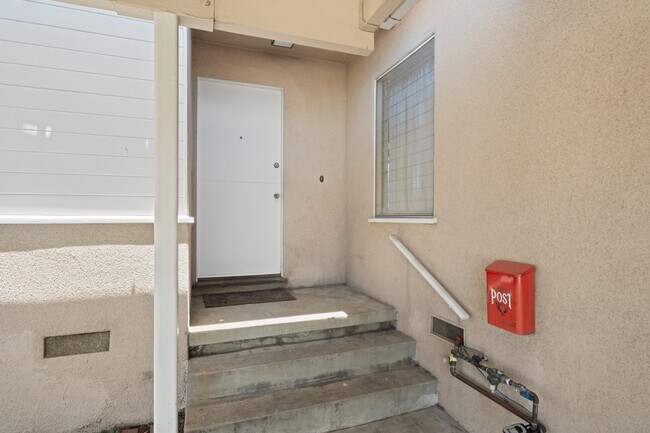 Foto del edificio - 5342 Emporia Ave