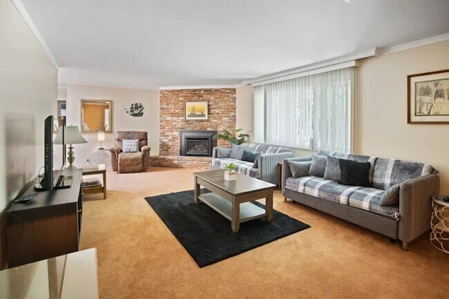 Foto del edificio - Available Now!