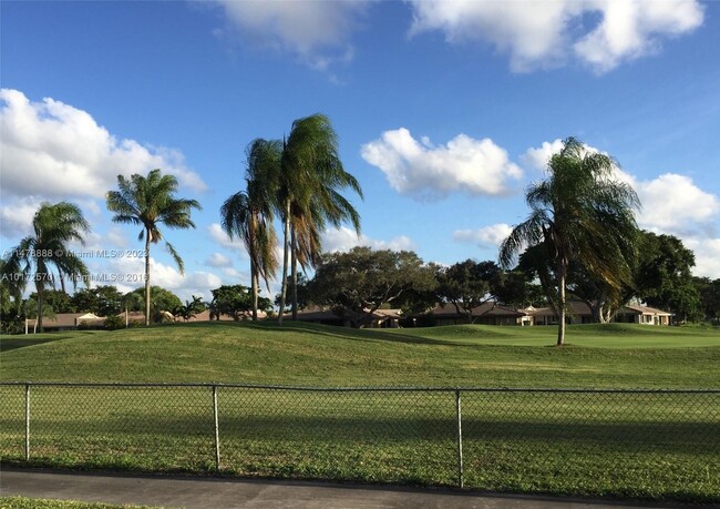 Foto del edificio - 3800 N Hills Dr