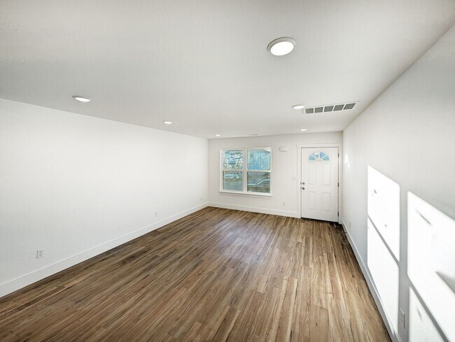 Building Photo - 1206 Nedra Dr